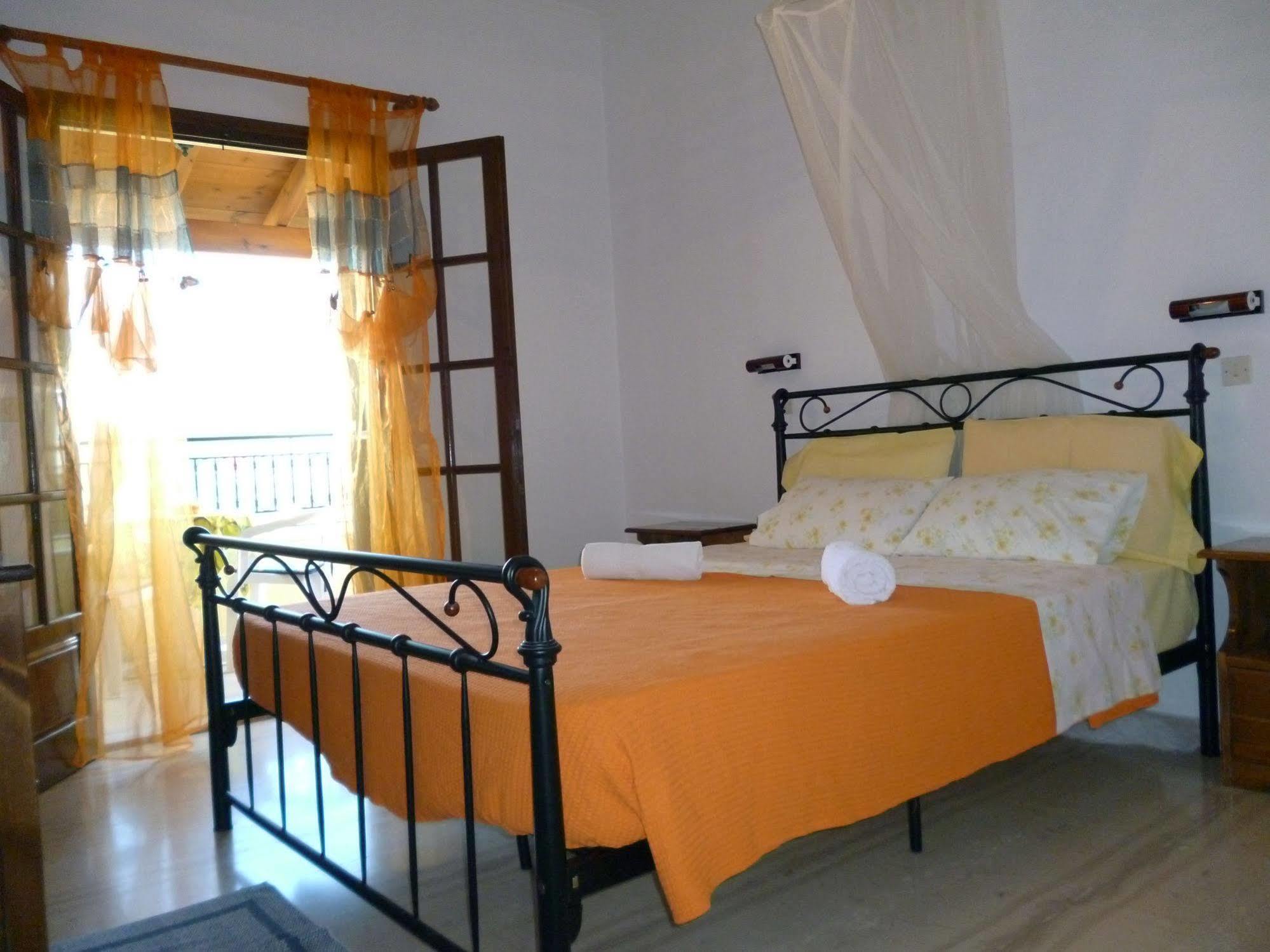 Villa Helen Arillas  Exterior photo
